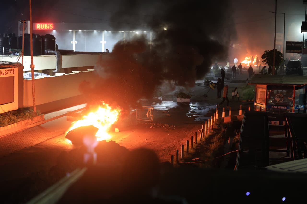 Businesses along Douglas Wakihuri Road behind Nyayo Stadium were demolished overnight under heavy police presence.