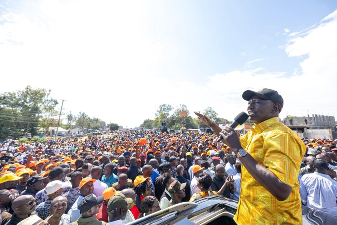 President William Ruto speaks to residents of Nyando Constituency, Kisumu County, during the launch of the construction of the 12km Rabuor-Chiga road. PHOTO/@WilliamsRuto/X